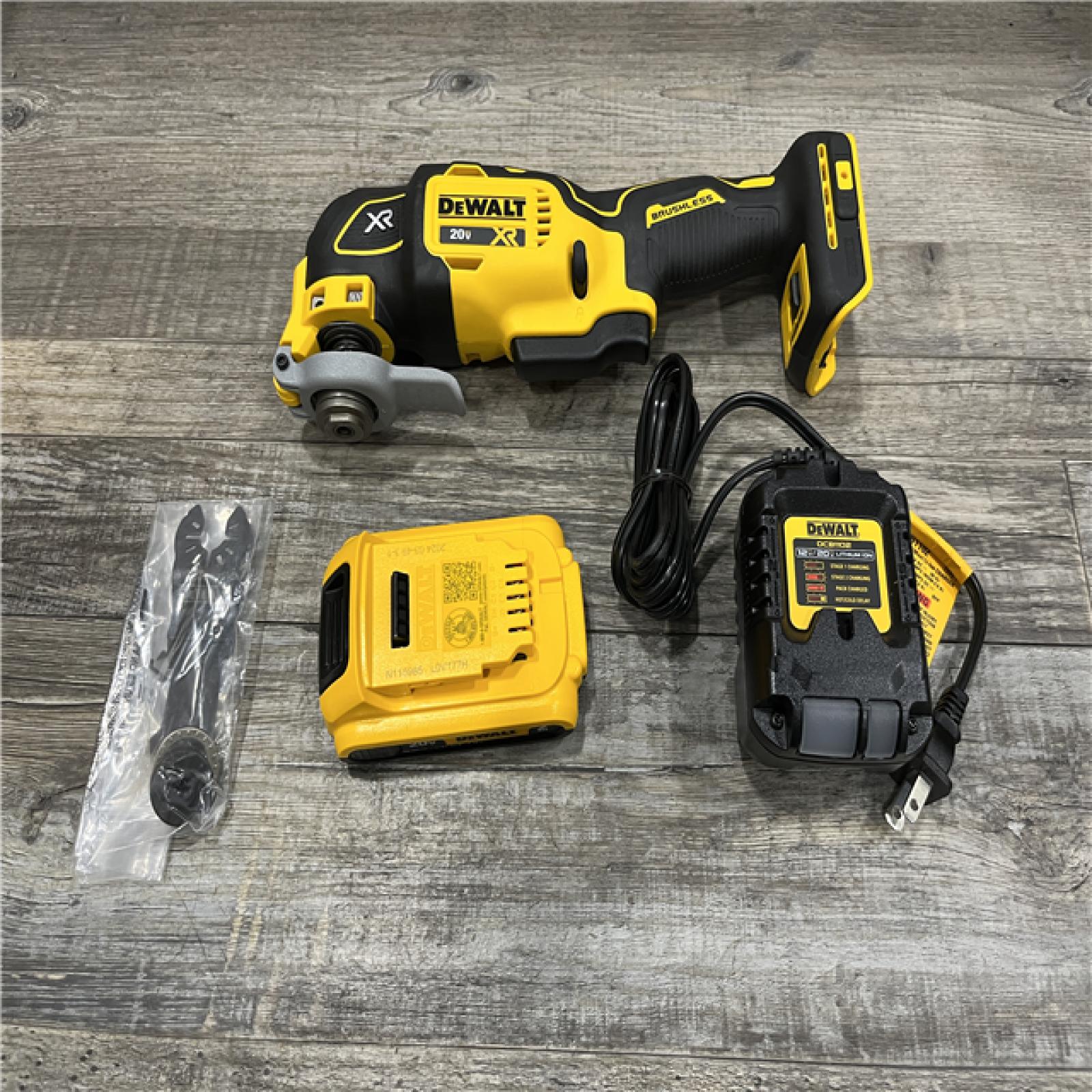 AS-IS DEWALT 20V MAX XR Cordless Brushless 3-Speed Oscillating Multi Tool Kit