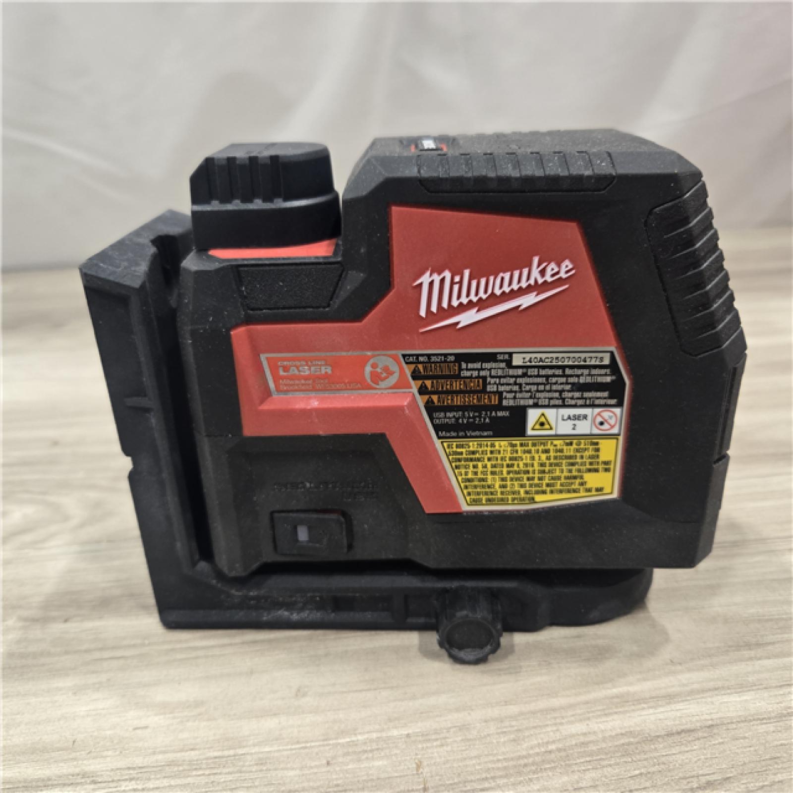 AS-IS MILWAUKEE 100 Ft. REDLITHIUM Lithium-Ion USB Green Rechargeable Cross Line Laser Level Kit