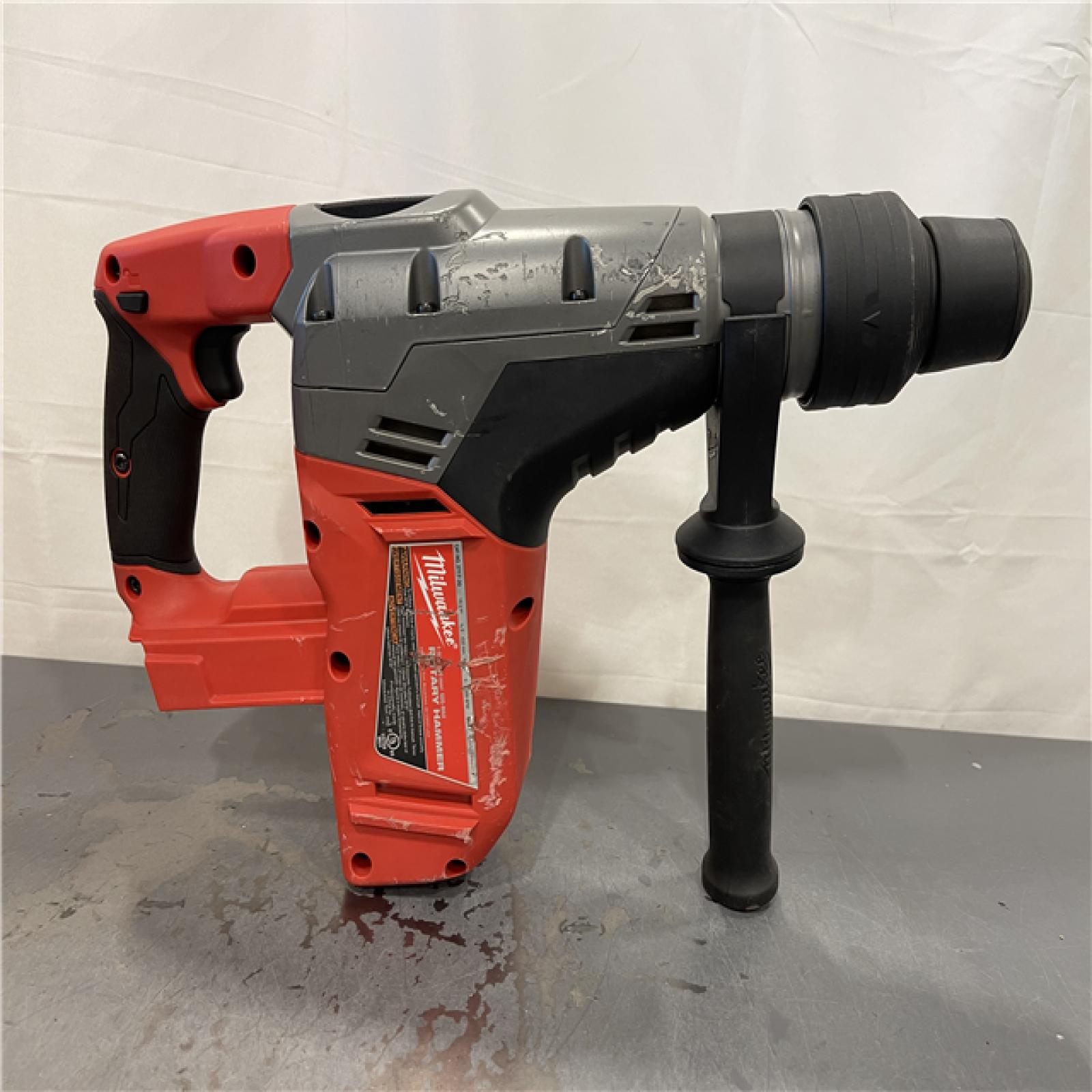 AS-IS - Milwaukee M18 FUEL 18V Lithium-Ion Brushless Cordless 1-9/16 in. SDS-Max Rotary Hammer