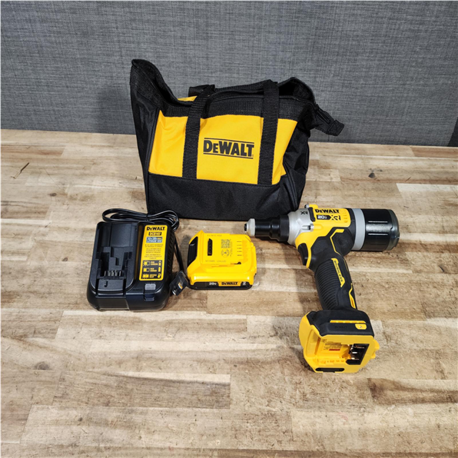 HOUSTON LOCATION - AS - IS DEWALT1 TOOL COMBO KIT