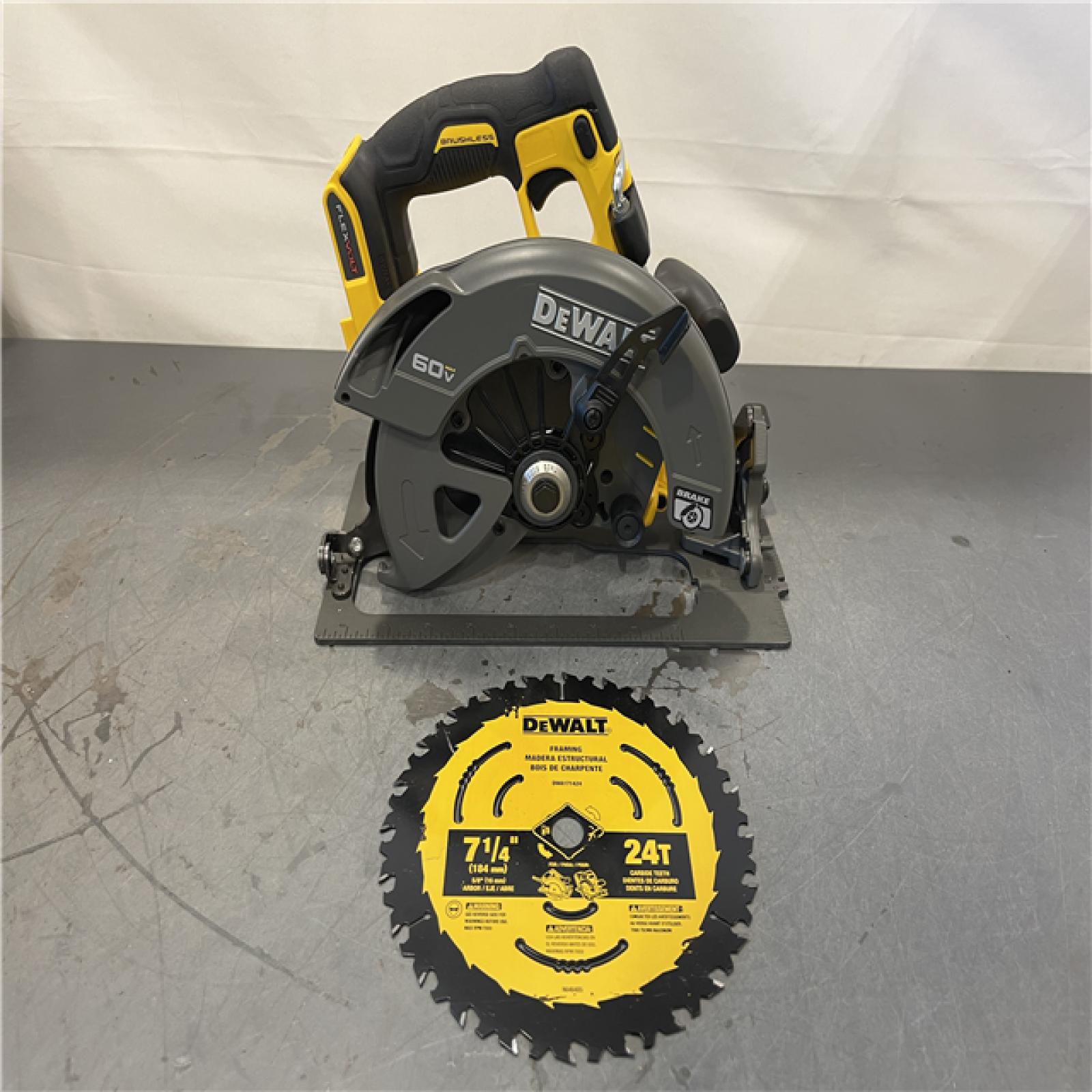 AS-IS - DeWALT FLEXVOLT 60V MAX Cordless Brushless 7-1/4 in. Circular Saw with Brake