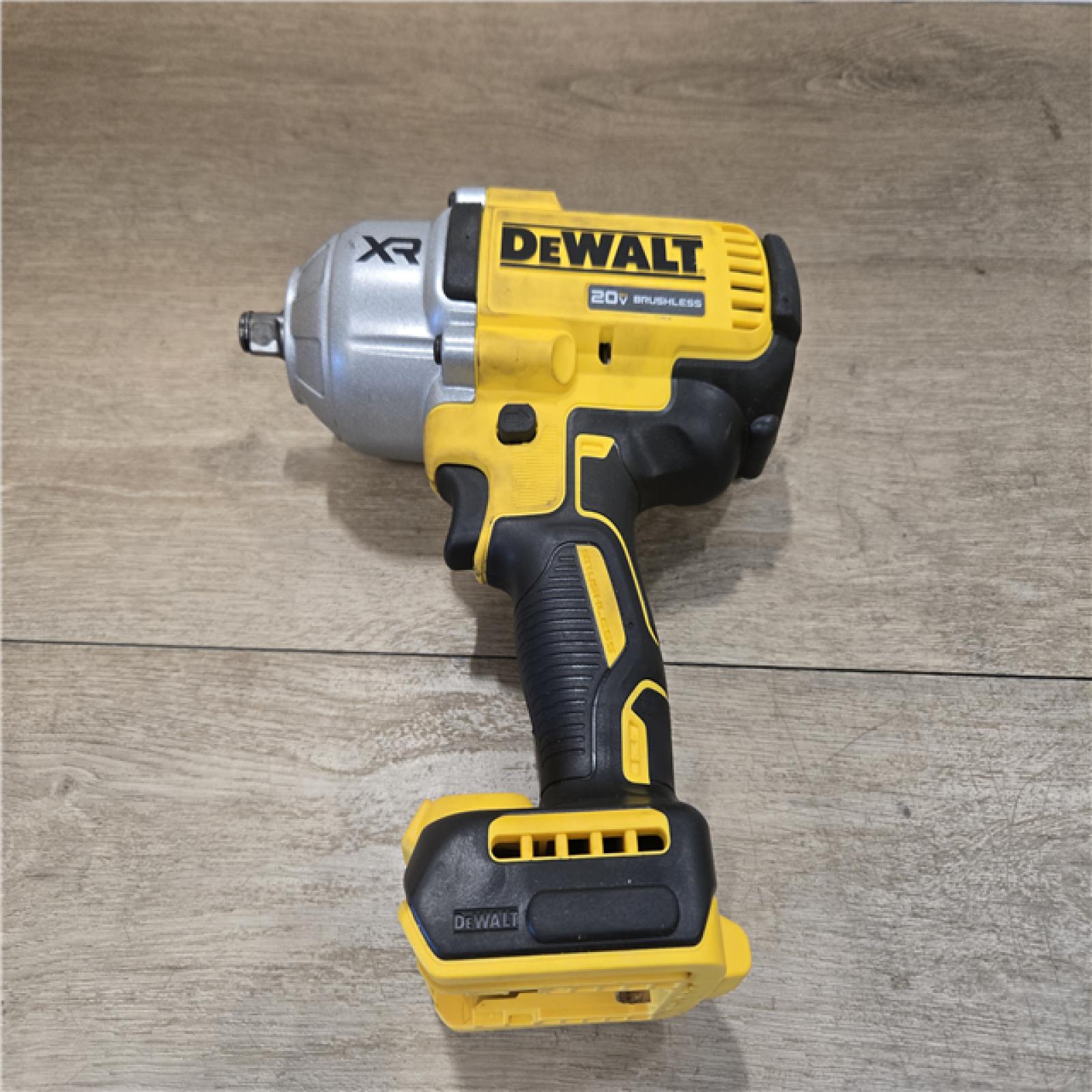 AS-IS DEWALT 20V MAX Cordless 1/2 in. Impact Wrench Kit