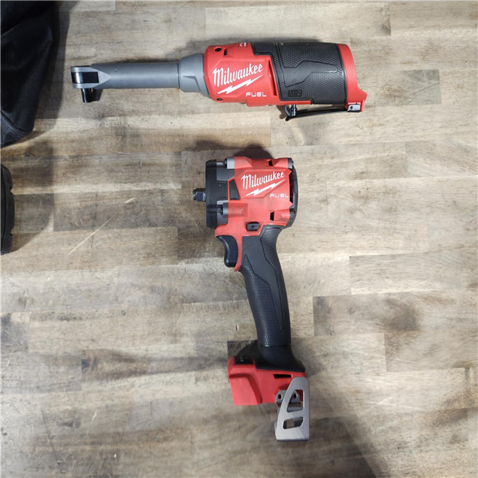 HOUSTON LOCATION - AS-IS MILWAUKEE 2 TOOL COMBO KIT W/ (2) BATTERY & CHARGER