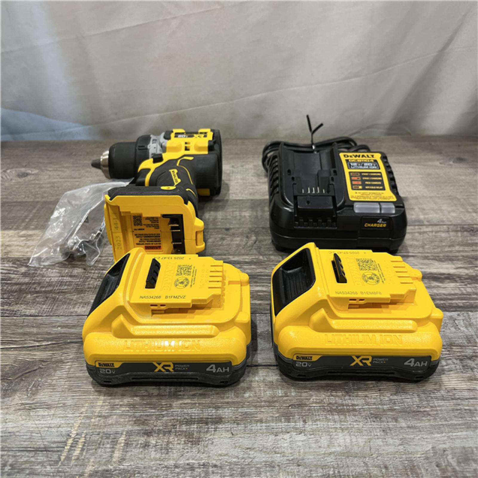 AS-IS DEWALT 20V XR Lithium-Ion Cordless Brushless 1/2 in. Drill/Driver Kit