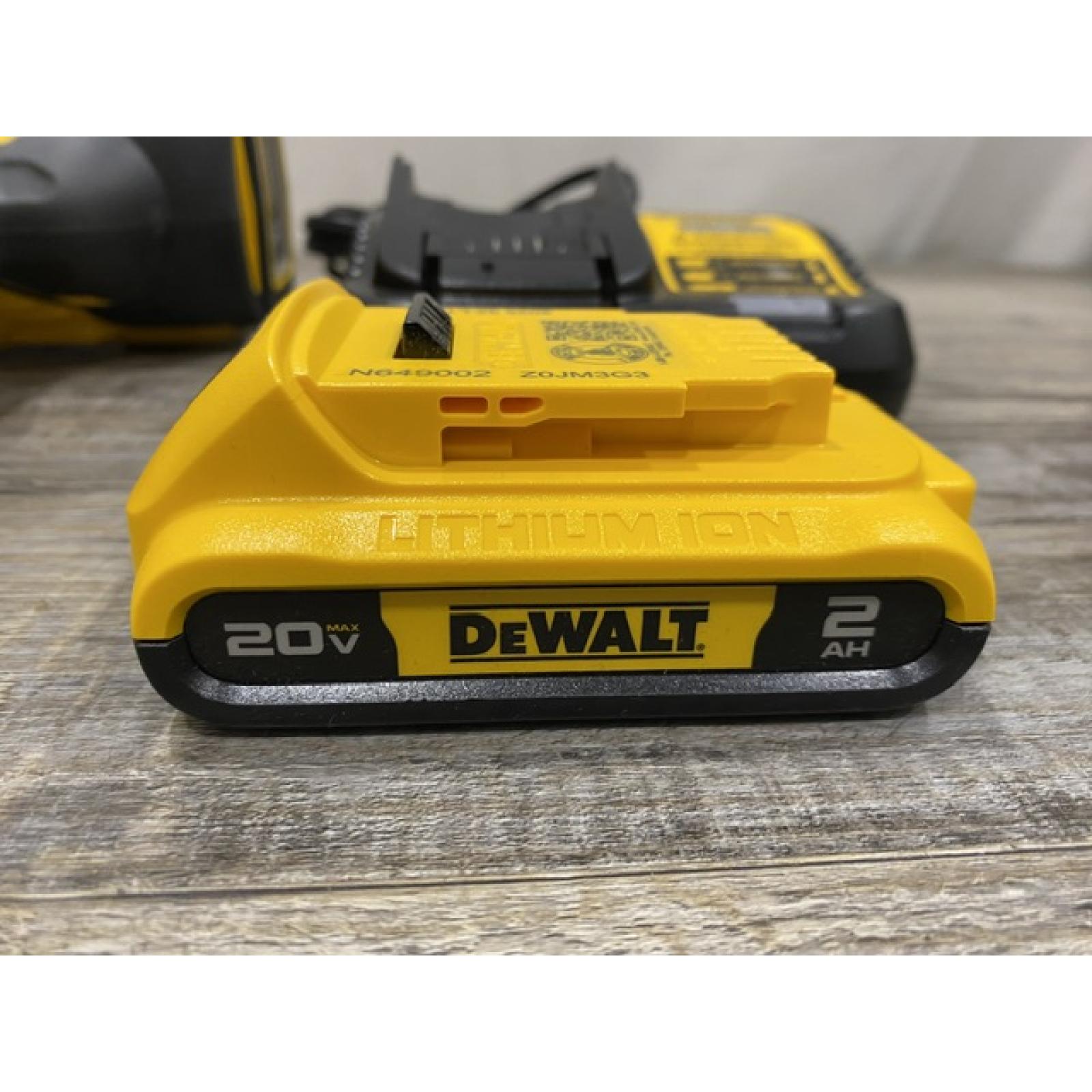 AS-IS DEWALT 20V MAX XR 16-Gauge Electric Cordless Angled Finishing Nailer Kit