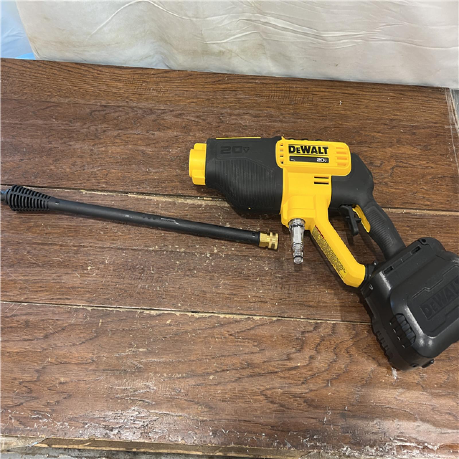 AS-IS Dewalt 20V 550 PSI  1 GPM Cordless Power Cleaner W/ 4 Nozzles Tool-Only DCPW550B