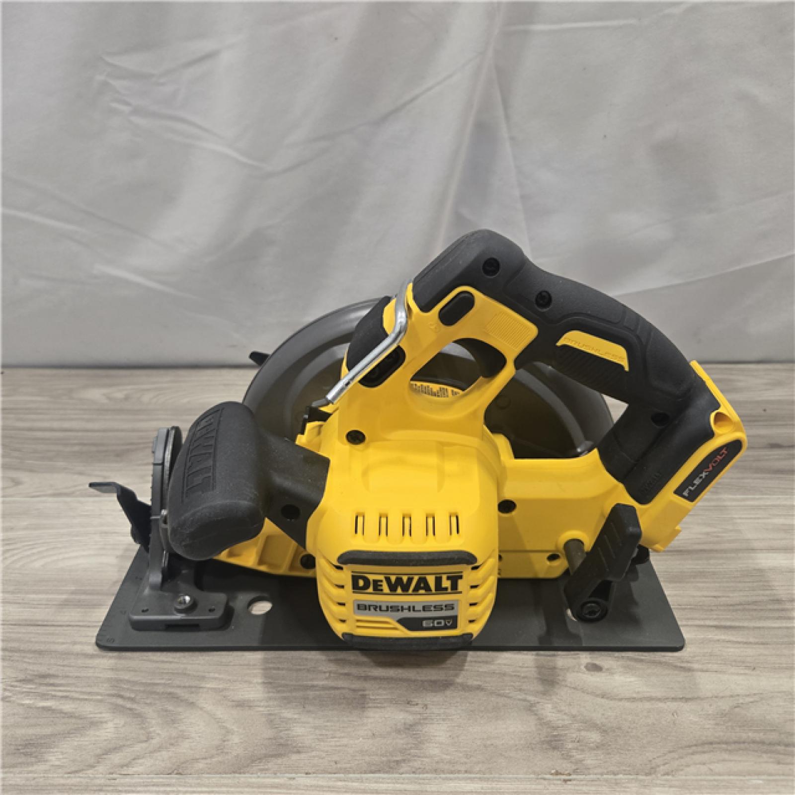 AS-IS DeWALT Flexvolt Max 7-1/4 60V Circular Saw (Tool Only)