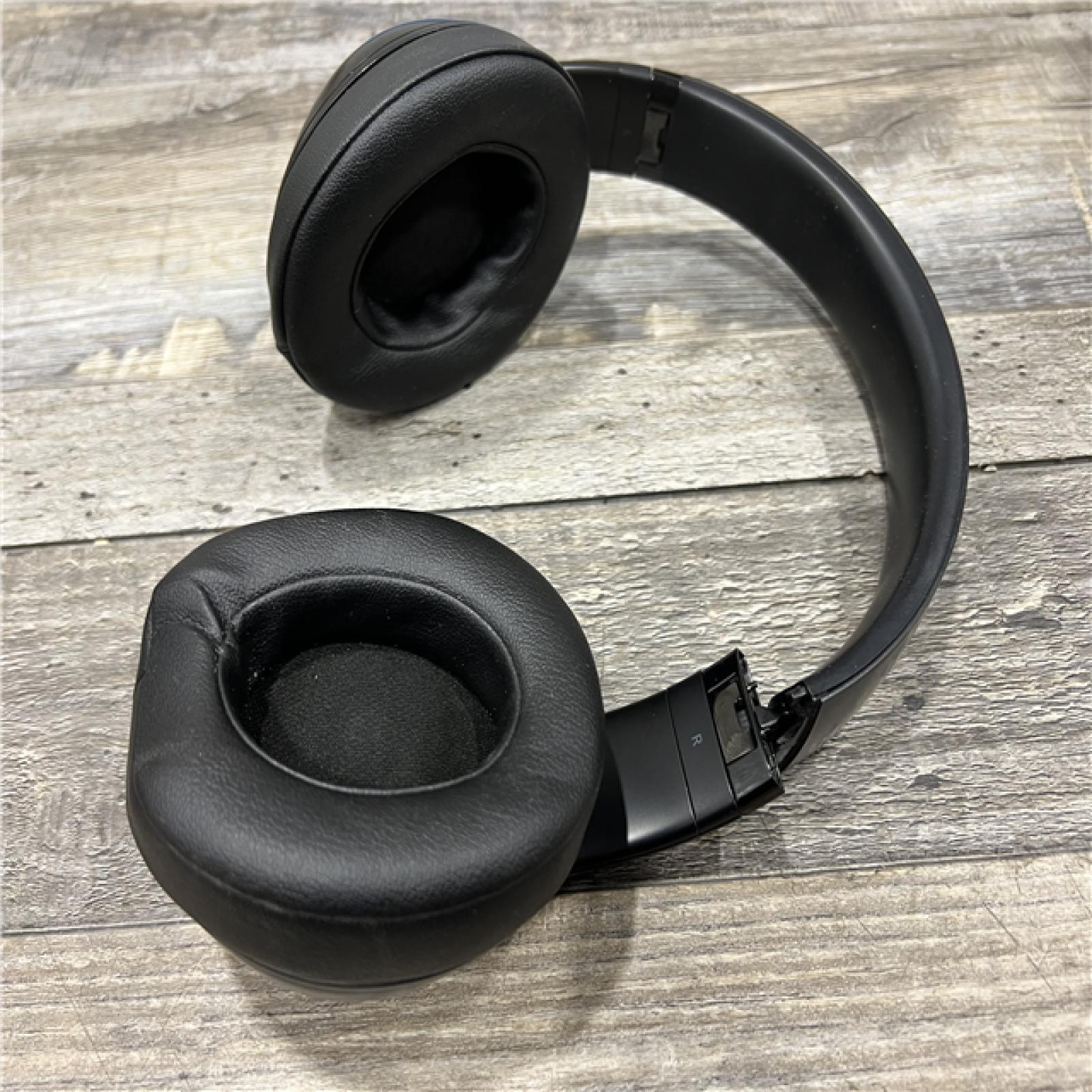 AS-IS Beats by Dr. Dre Beats Studio3 Bluetooth Over Ear Headphones, Black
