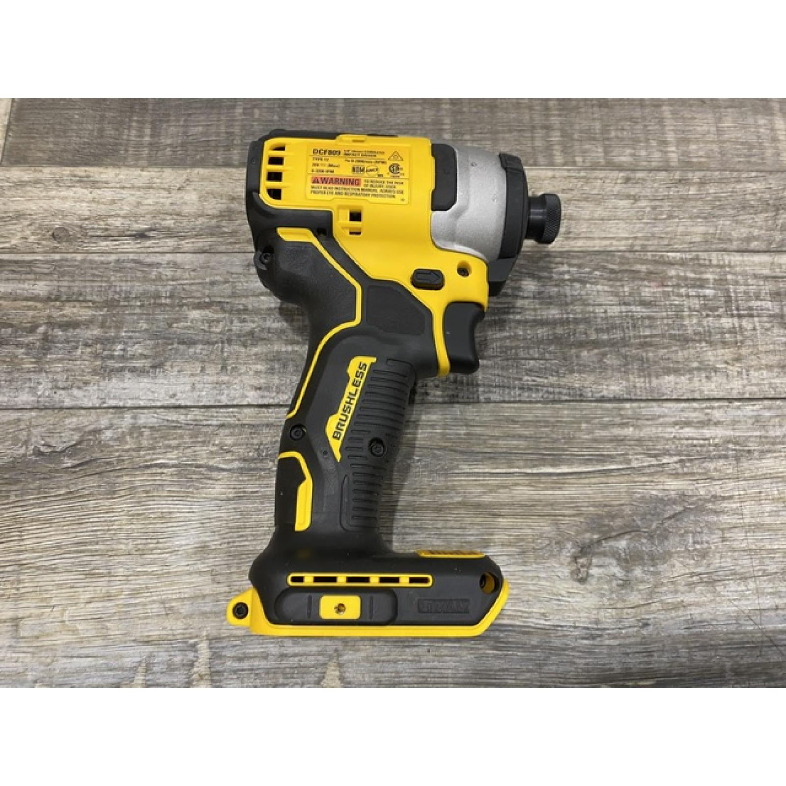 AS-IS DEWALT Atomic 20V Max Lithium-Ion Brushless Cordless Compact 1/4 in. Impact Driver Kit