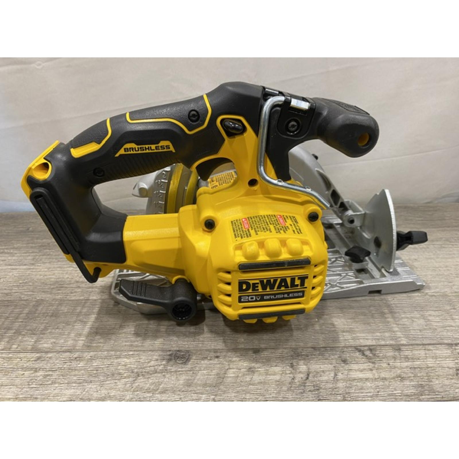 AS-IS DEWALT 20V MAX Cordless Brushless 6-1/2 in. Sidewinder Style Circular Saw (Tool Only)