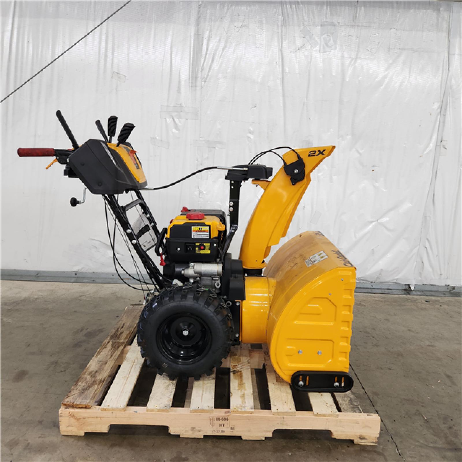 Houston Location - AS-IS Cub Cadet 2x 28'' in Snow Blower