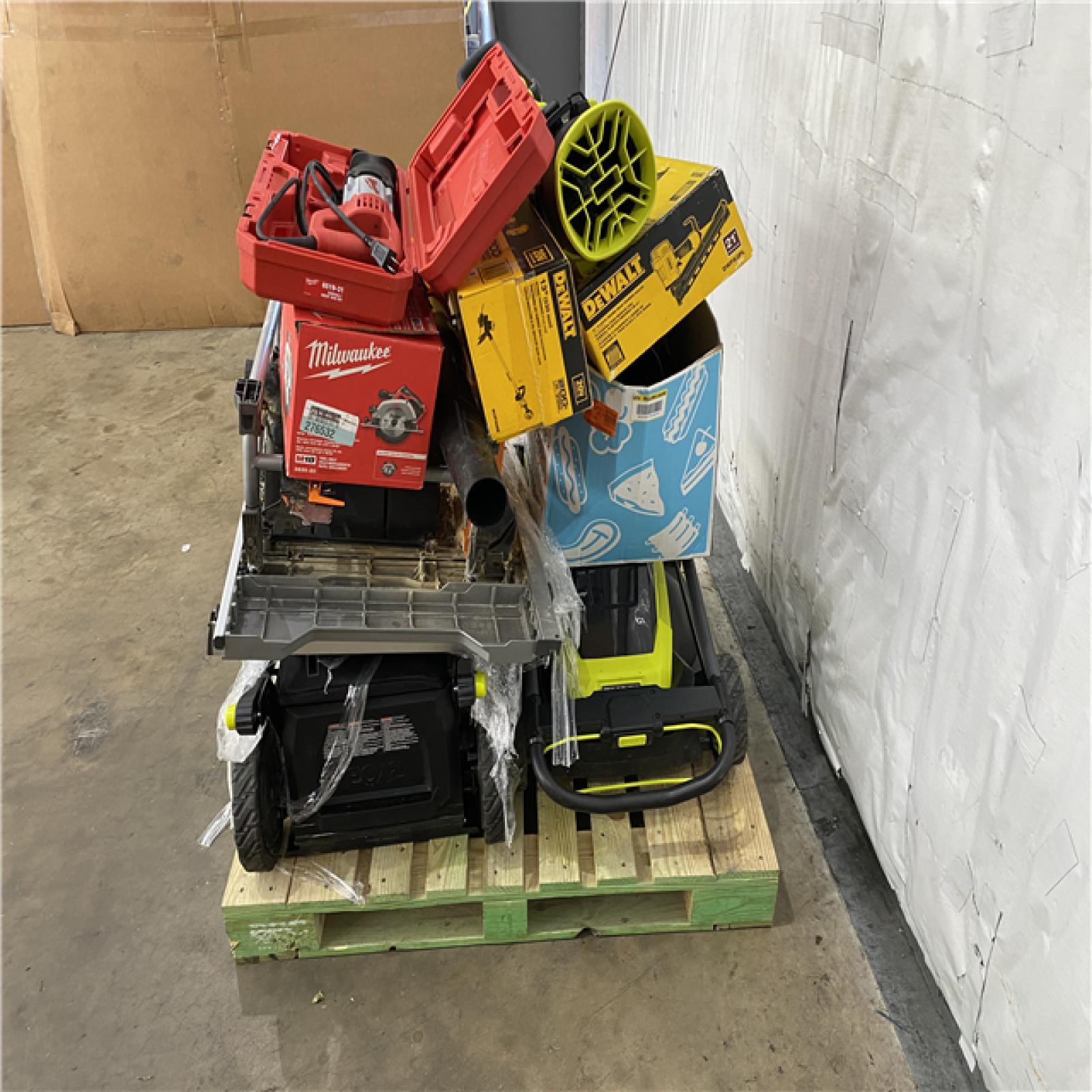 Houston Location AS IS - Tool Pallet