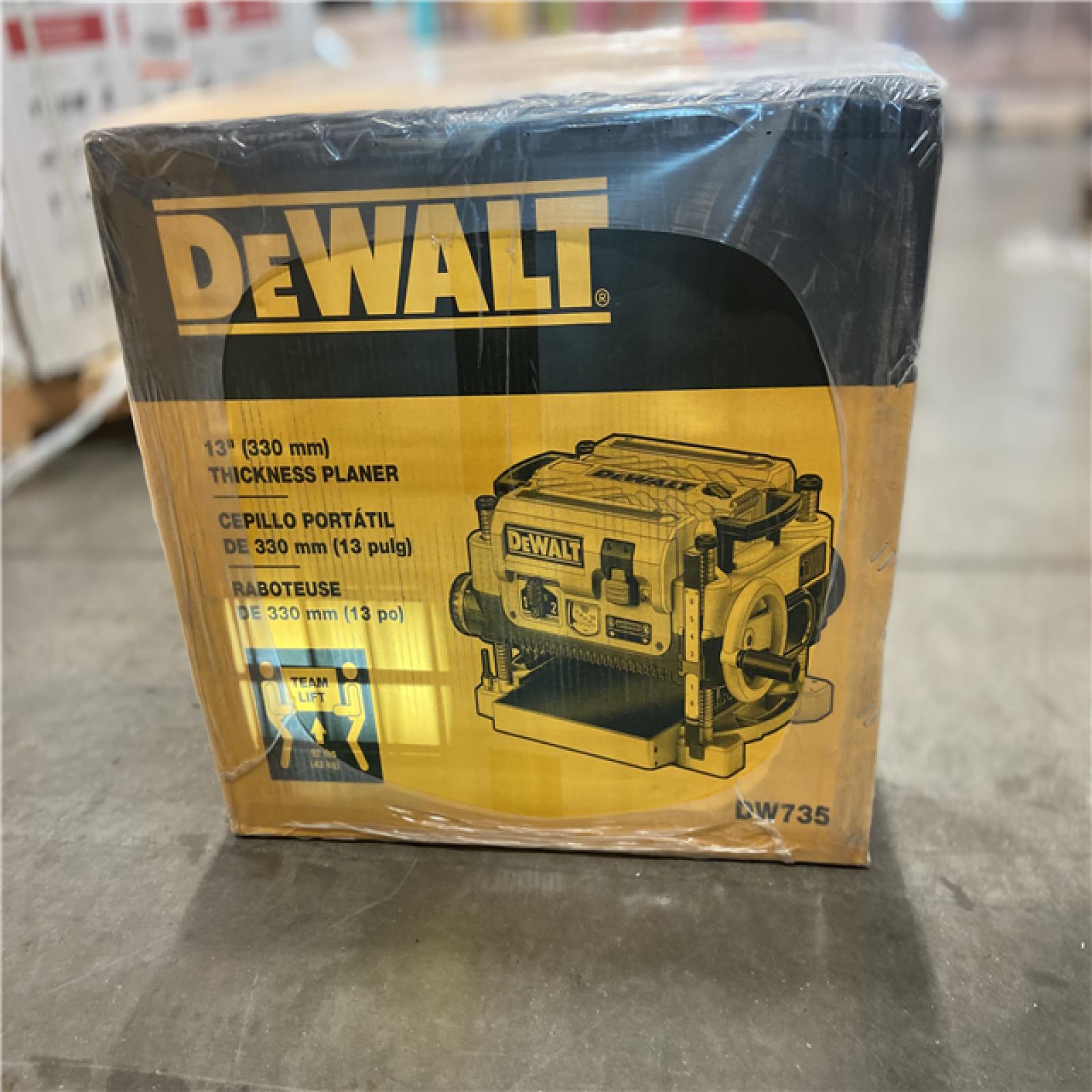 DALLAS LOCATION - DEWALT 15 Amp Corded 13 in. Planer