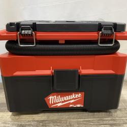 LIKE NEW - Milwaukee  FUEL PACKOUT 18-Volt Lithium-Ion Cordless 2.5 Gal. Wet/Dry Vacuum (Vacuum-Only)