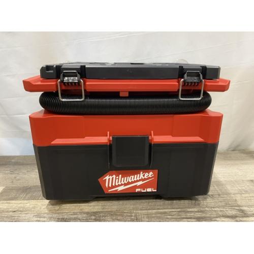 LIKE NEW - Milwaukee  FUEL PACKOUT 18-Volt Lithium-Ion Cordless 2.5 Gal. Wet/Dry Vacuum (Vacuum-Only)