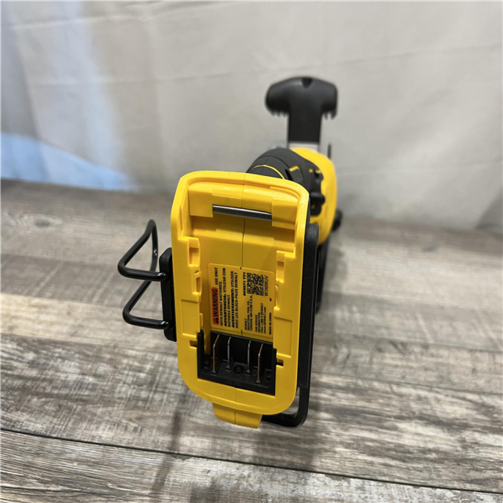 AS-IS DEWALT ATOMIC 20V MAX Cordless Brushless 4-1/2 in. Circular Saw (Tool Only)