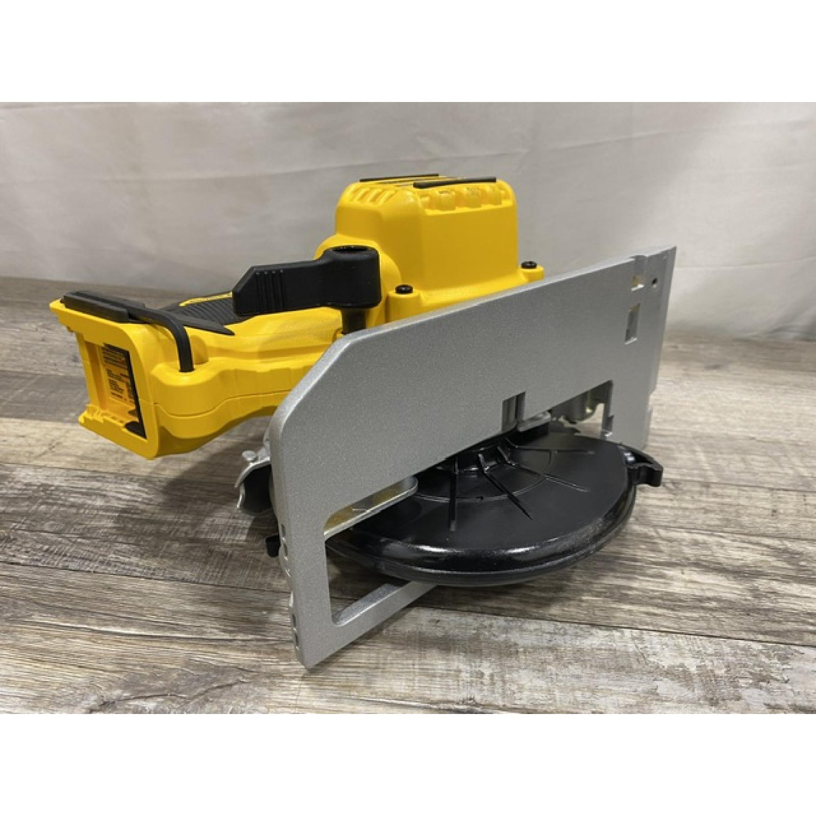 AS-IS DEWALT 20V MAX Cordless Brushless 6-1/2 in. Sidewinder Style Circular Saw (Tool Only)