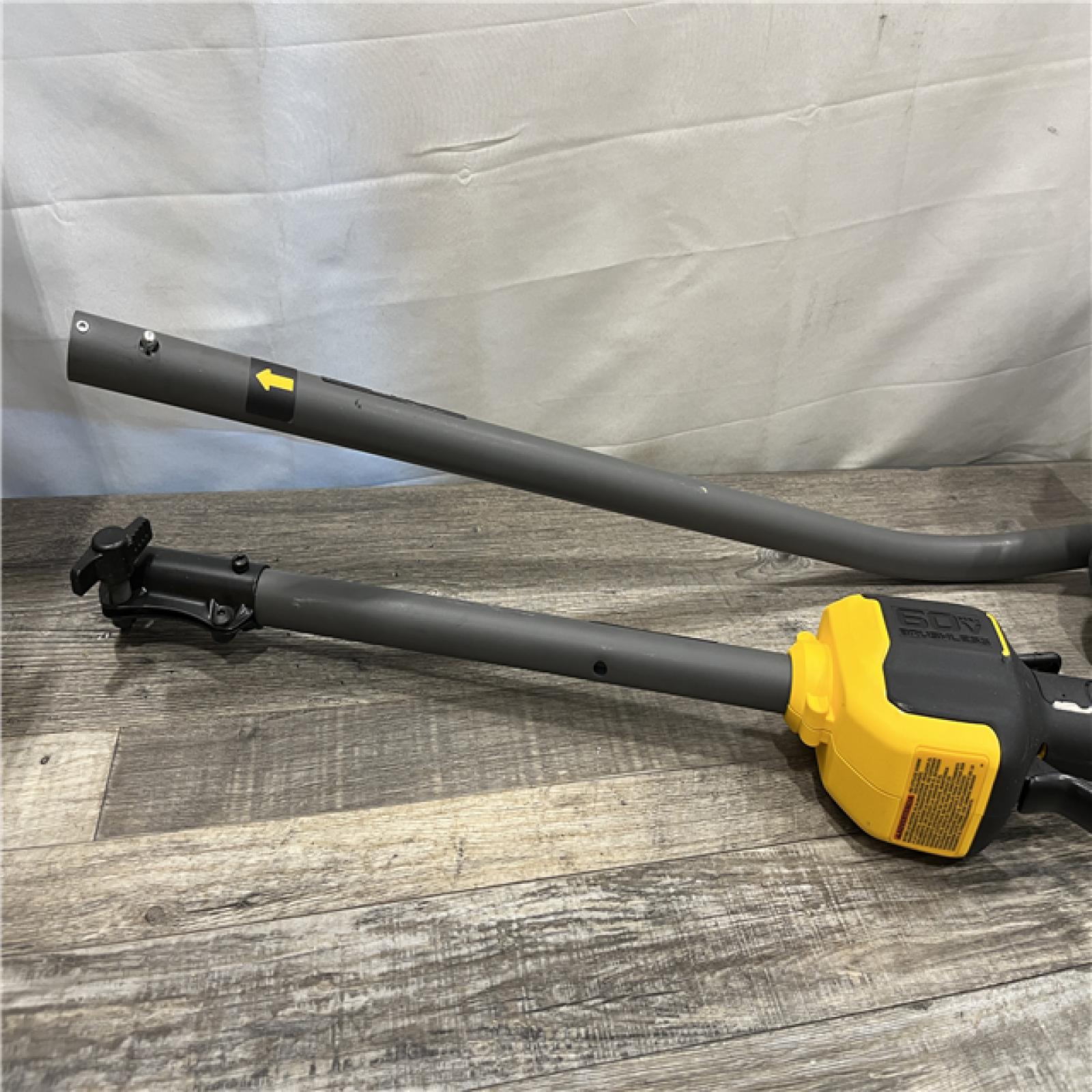 AS-IS DEWALT FLEXVOLT 60V MAX 7.5 in. Cordless Battery Powered Attachment Capable Edger Kit