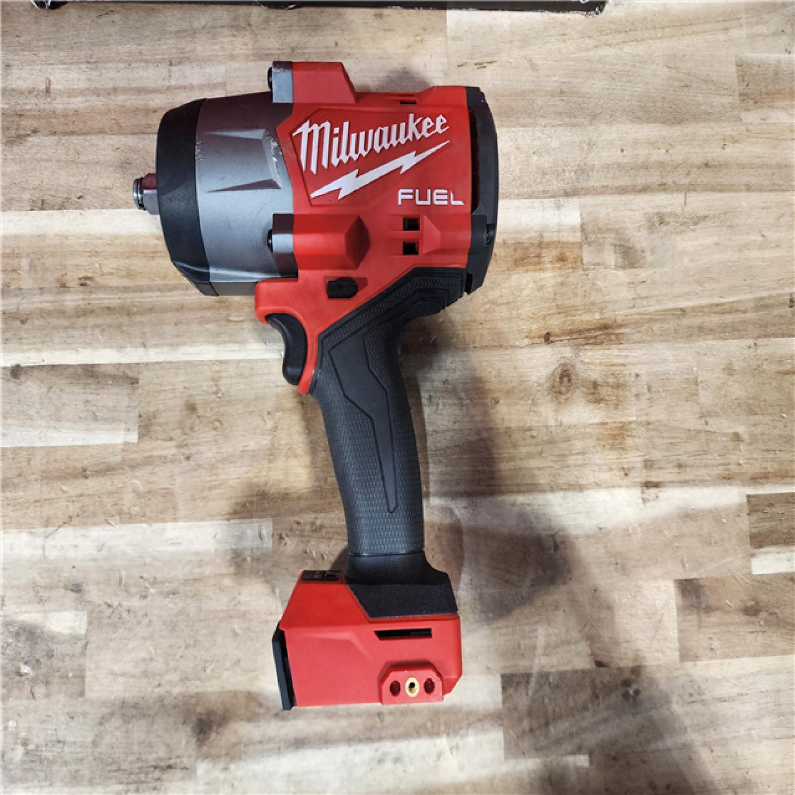 HOUSTON LOCATION - AS-IS Milwaukee FUEL 18V Lithium-Ion Brushless Cordless 1/2 in. Impact Wrench w/Friction Ring Kit