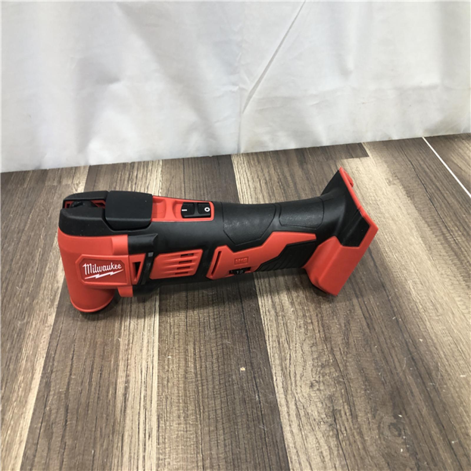 AS-IS Milwaukee 18V Lithium-Ion Cordless Oscillating Multi-Tool (Tool-Only)