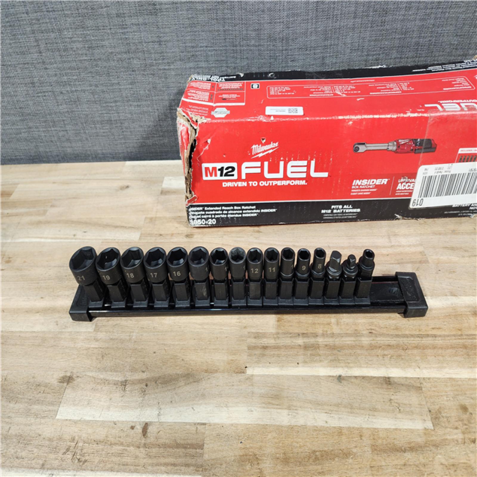 HOUSTON LOCATION - AS-IS Milwaukee FUEL INSIDER 12V Lithium-Ion Brushless Cordless 1/4 in. - 3/8 in. Extended Reach Box Ratchet (Tool-Only)