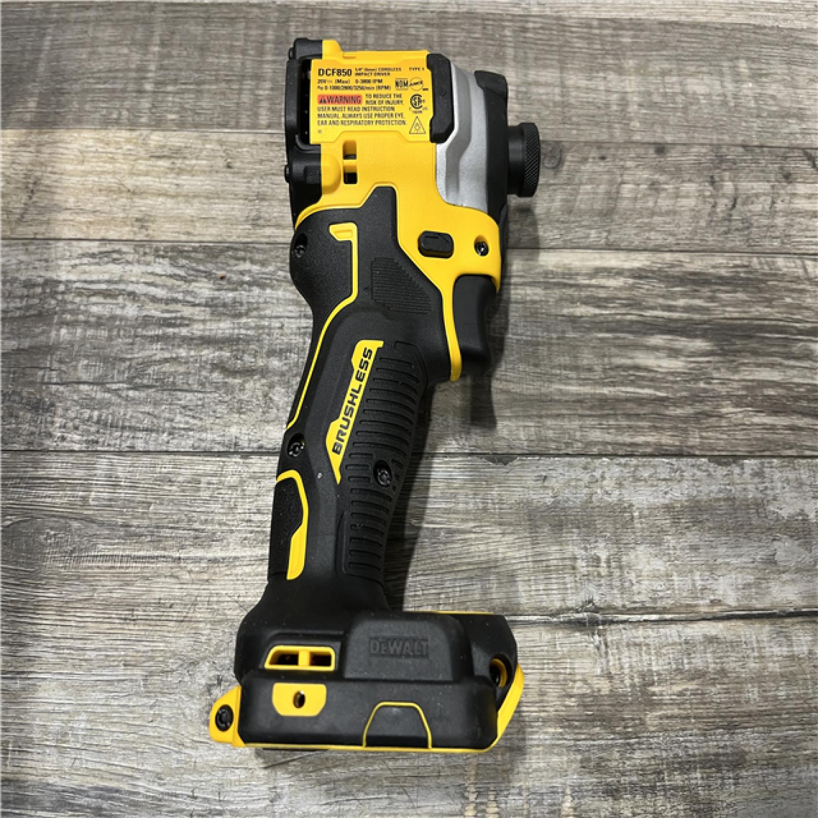 AS-IS DEWALT ATOMIC 20V MAX Lithium-Ion Cordless 1/4 in. Brushless Impact Driver Kit