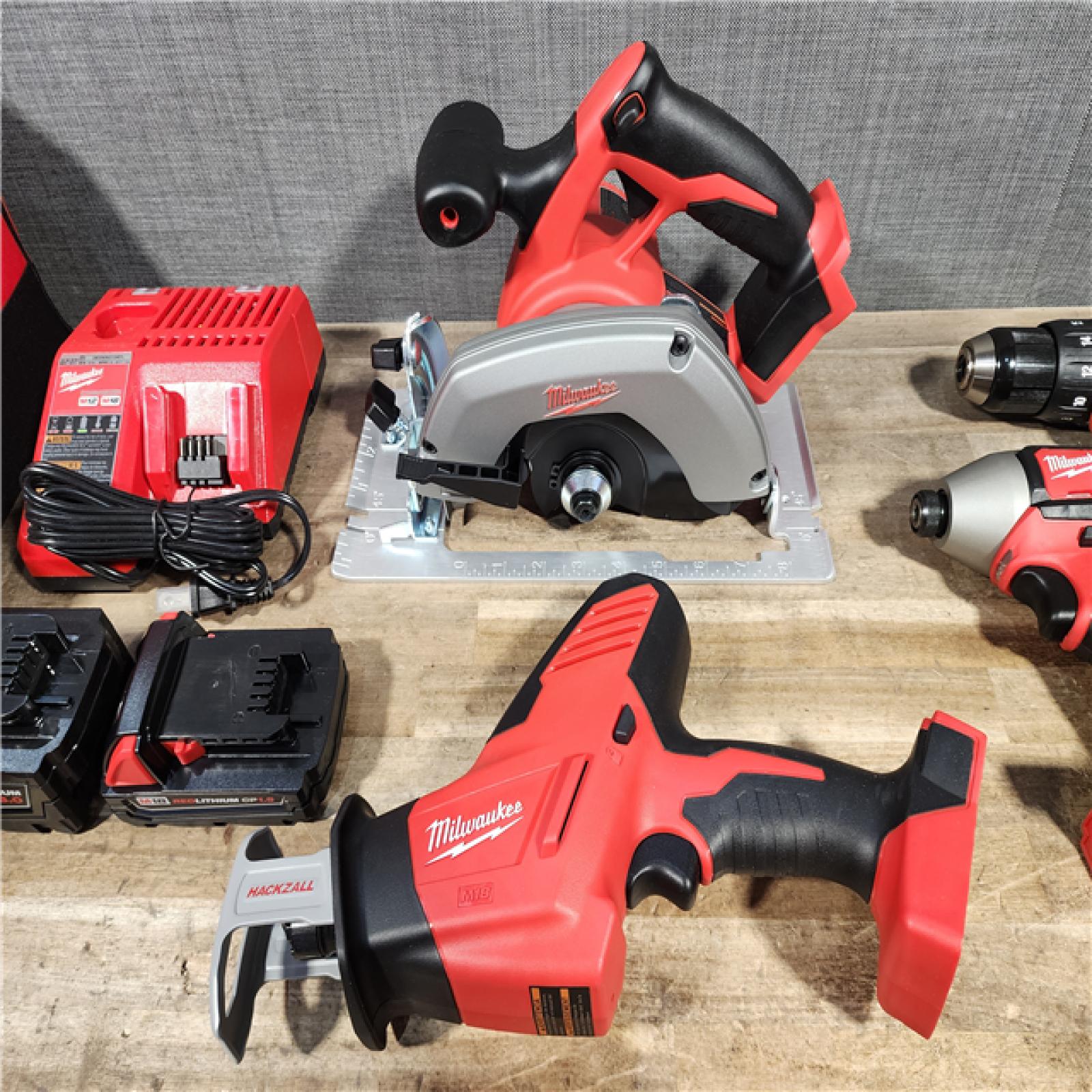 HOUSTON LOCATION - AS-IS (APPEARS LIKE NEW) Milwaukee M18 18V Lithium-Ion Cordless 5 Tool Combo Kit