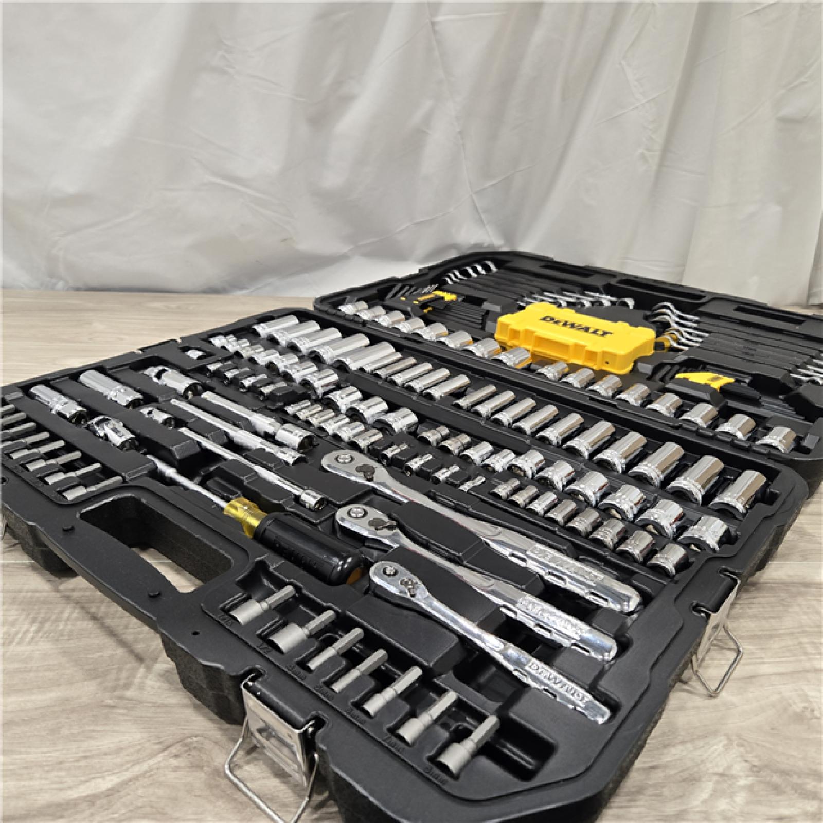 AS-IS DEWALT 168 Piece Mechanic's Tool Kit