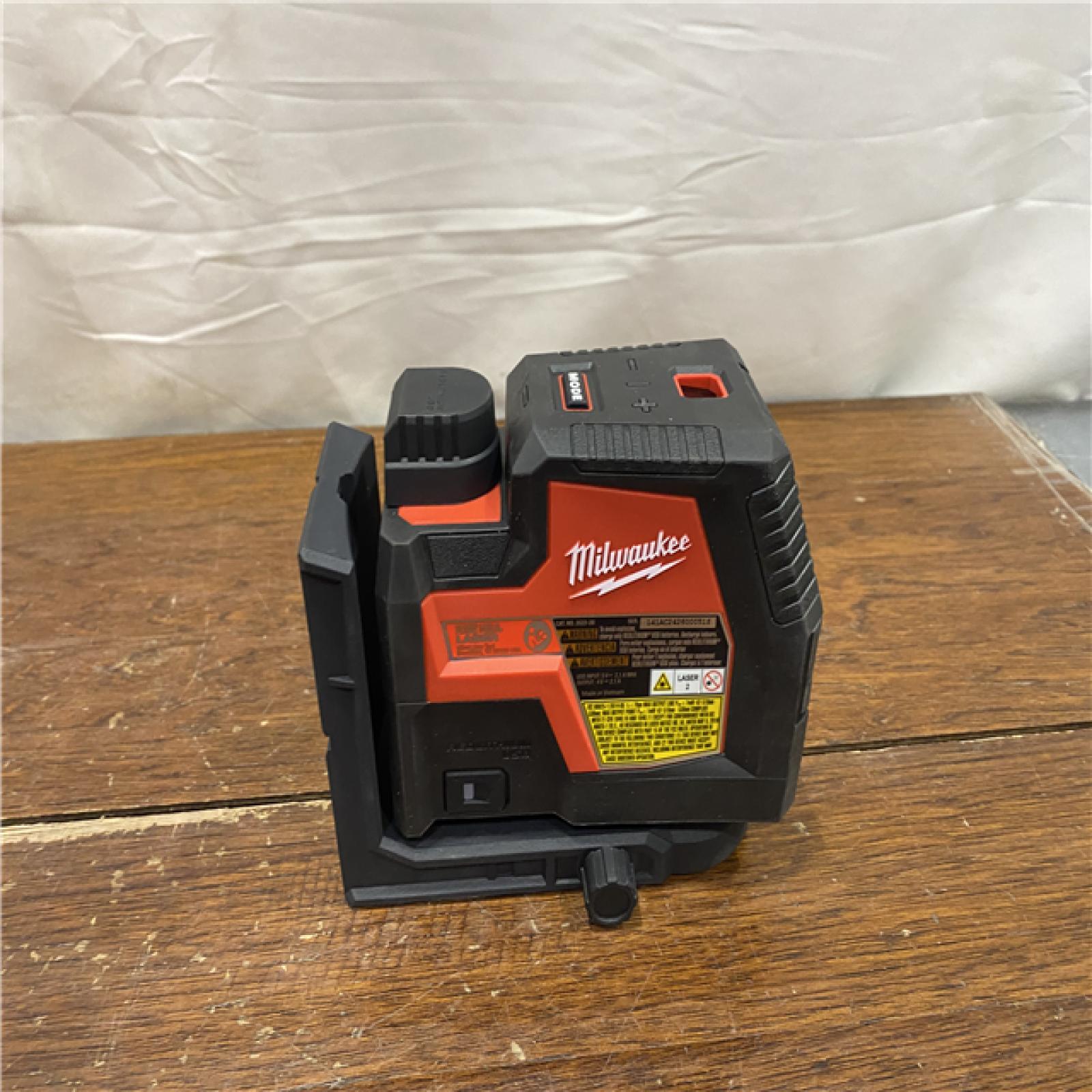 AS-IS Milwaukee-3522-21 Green Beam Laser Cross Line Plumb Point USB Rechargeable