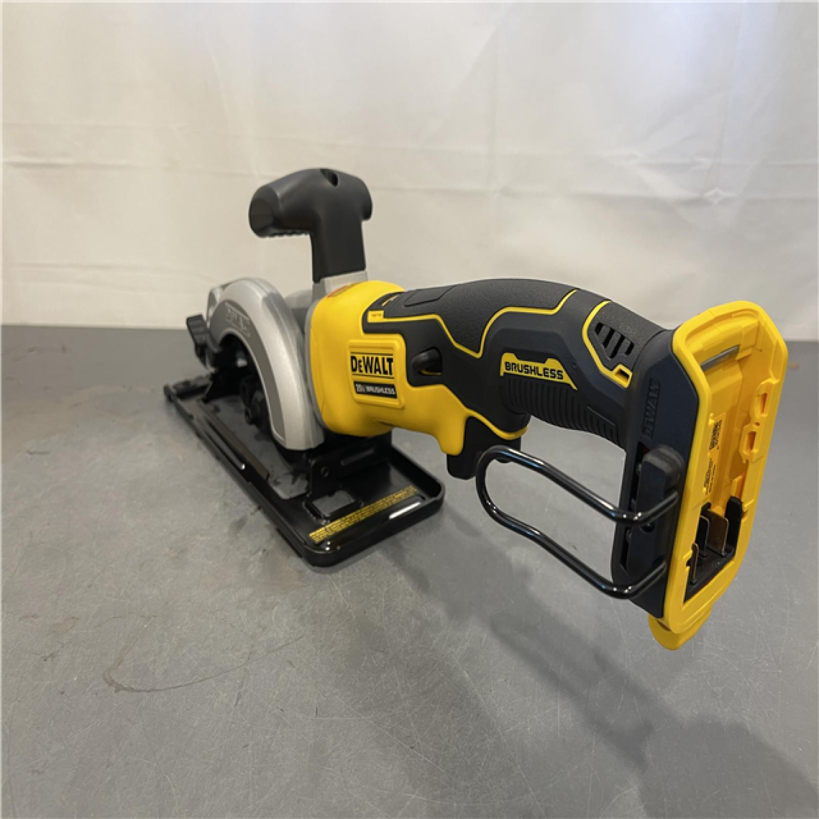 AS-IS - DEWALT ATOMIC 20V MAX Cordless Brushless 4-1/2 in. Circular Saw