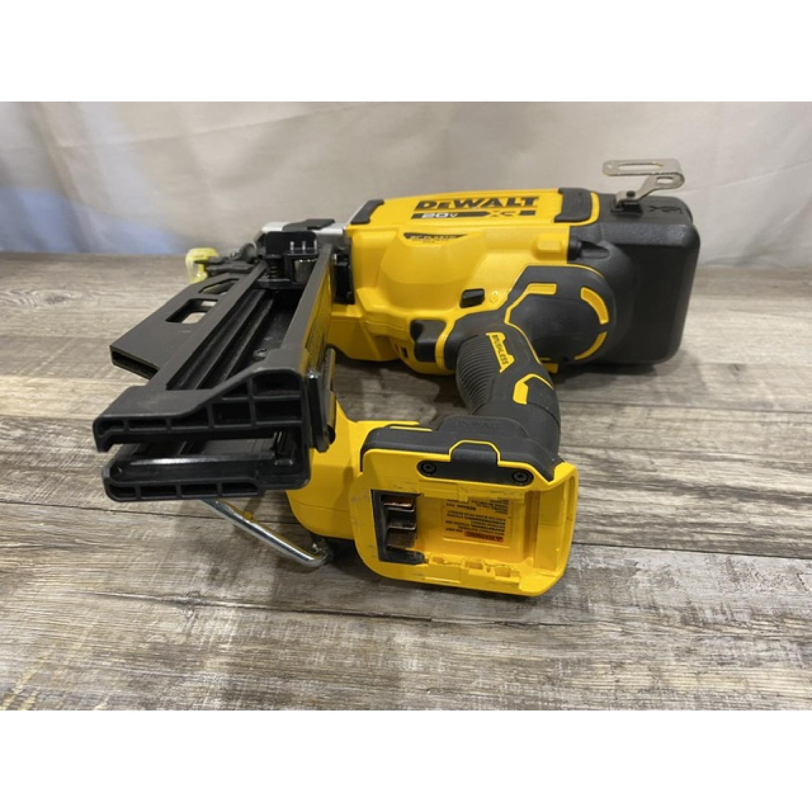 AS-IS DEWALT 20-Volt 21° Cordless Framing Nailer (Tool-Only)
