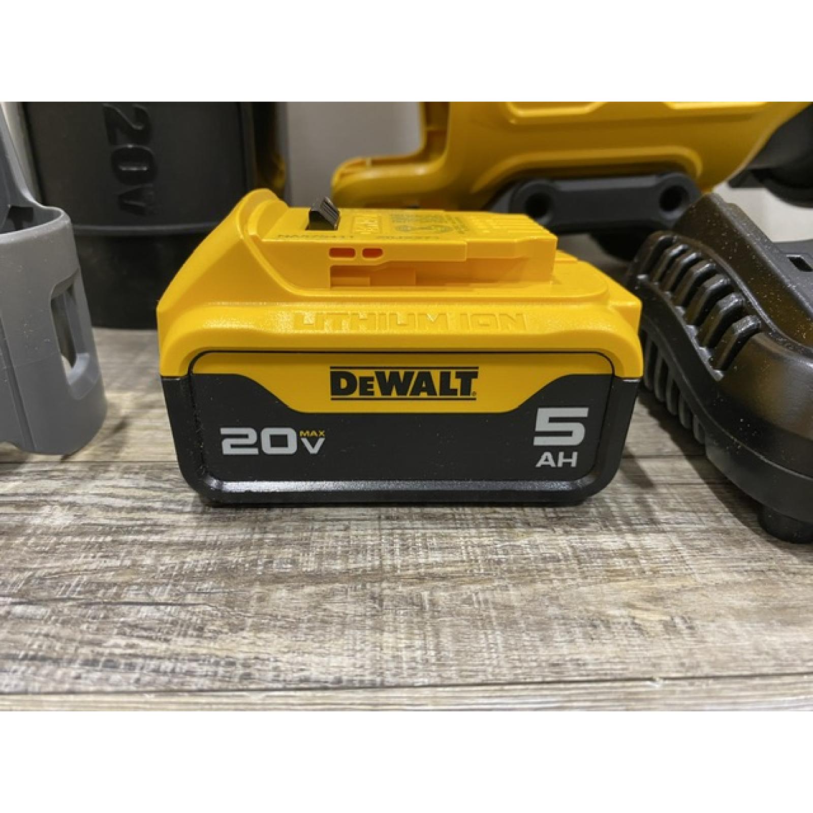 AS-IS DEWALT 20V MAX* XR Brushless Cordless Handheld Blower Kit