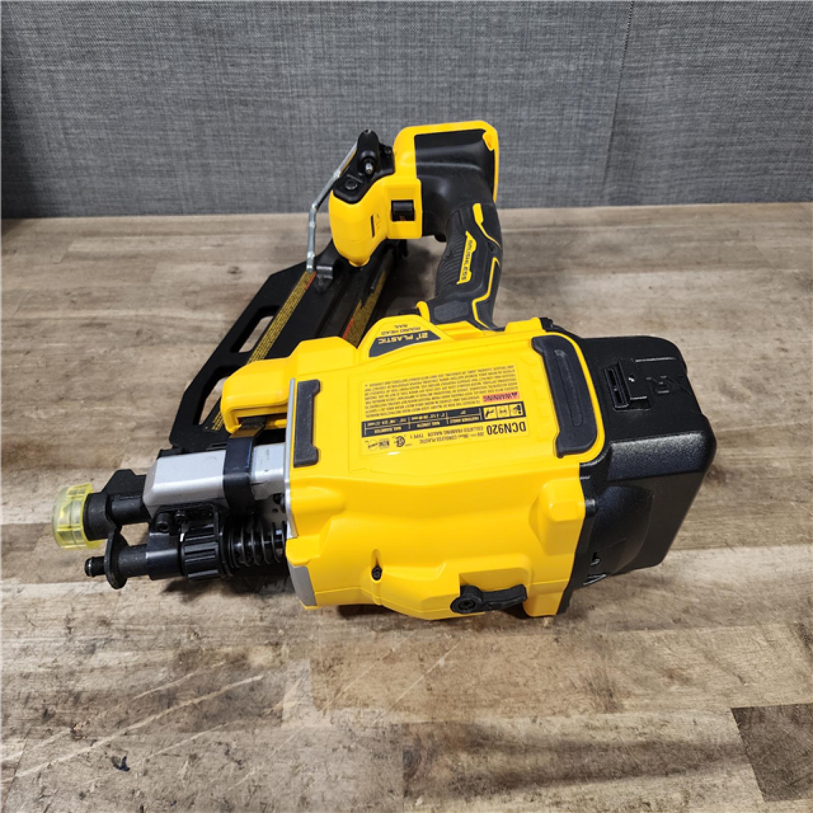 HOUSTON LOCATION - AS-IS (APPEARS LIKE NEW) DEWALT 20-Volt 21° Cordless Framing Nailer (Tool-Only)