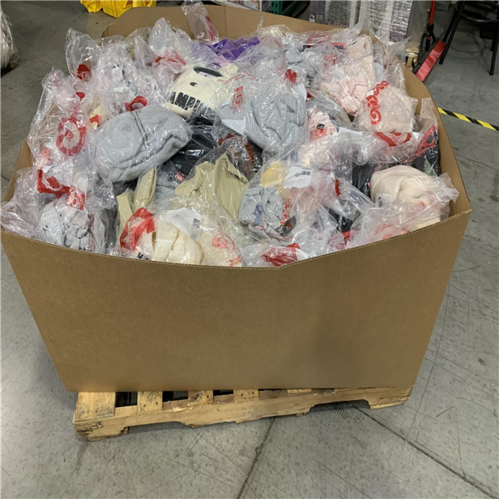DALLAS LOCATION -NEW! BULLSEYE MIXED CLOTHING PALLET - (300 UNITS)