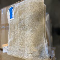DALLAS LOCATION - BULLSEYE EVERYDAY OVERSIZED BATH TOWEL 30INX60IN PALLET -(156 TOWELS)