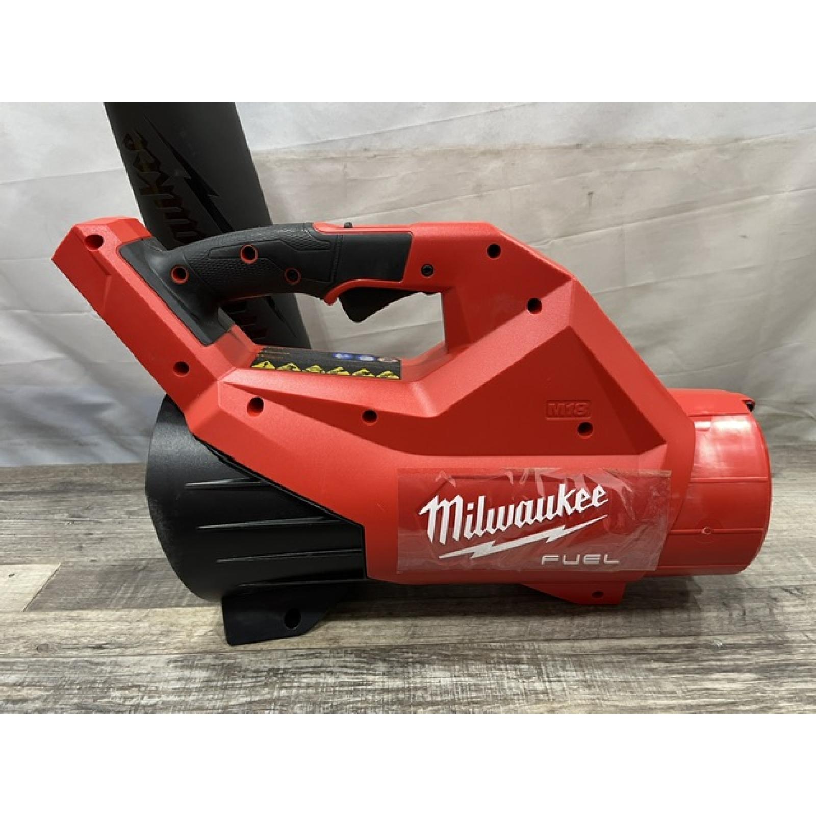 AS-IS Milwaukee FUEL 120 MPH 500 CFM 18V Brushless Cordless Battery Powered Leaf Blower Kit