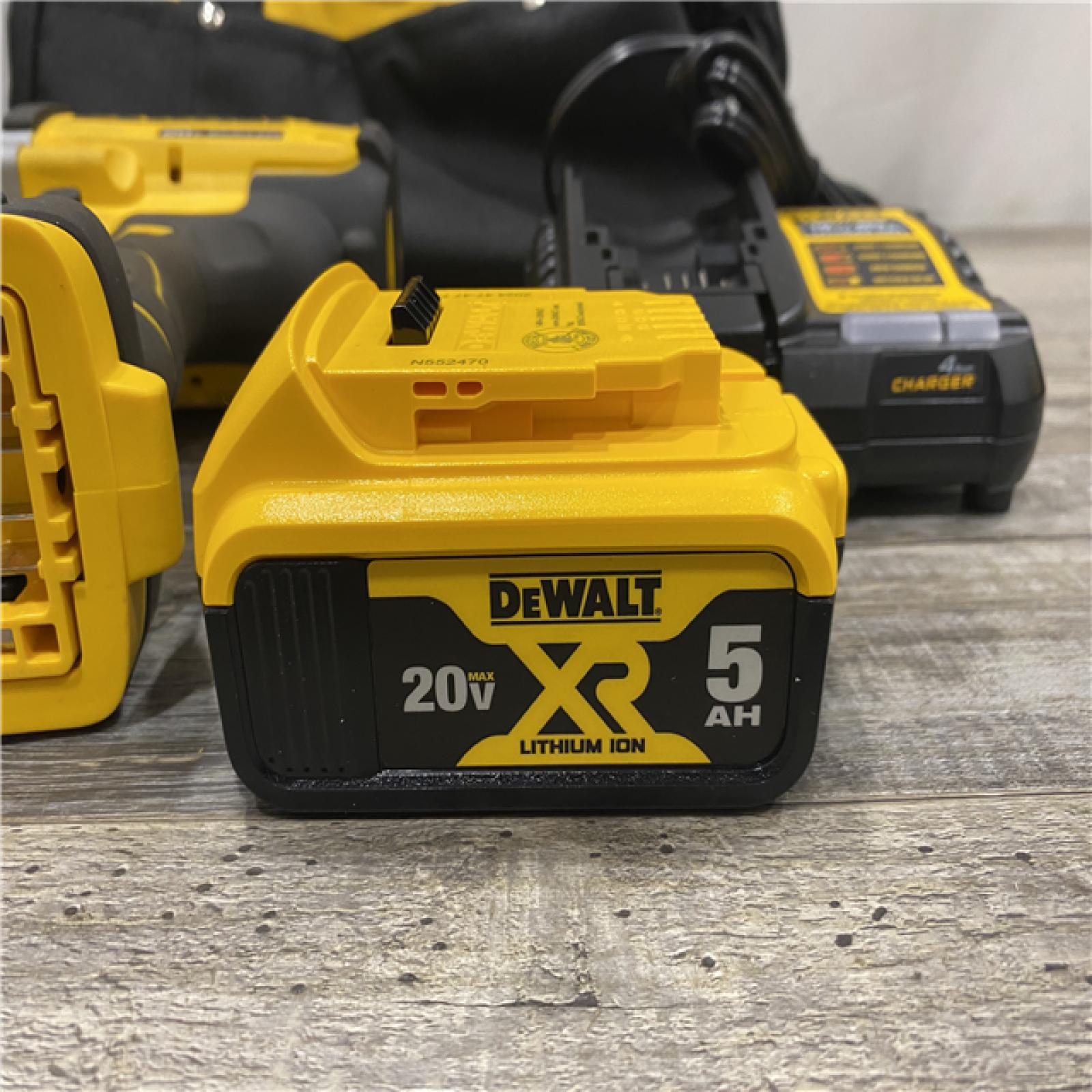 AS-IS DEWALT 20V MAX Lithium-Ion Cordless 1/2 in. Impact Wrench Kit
