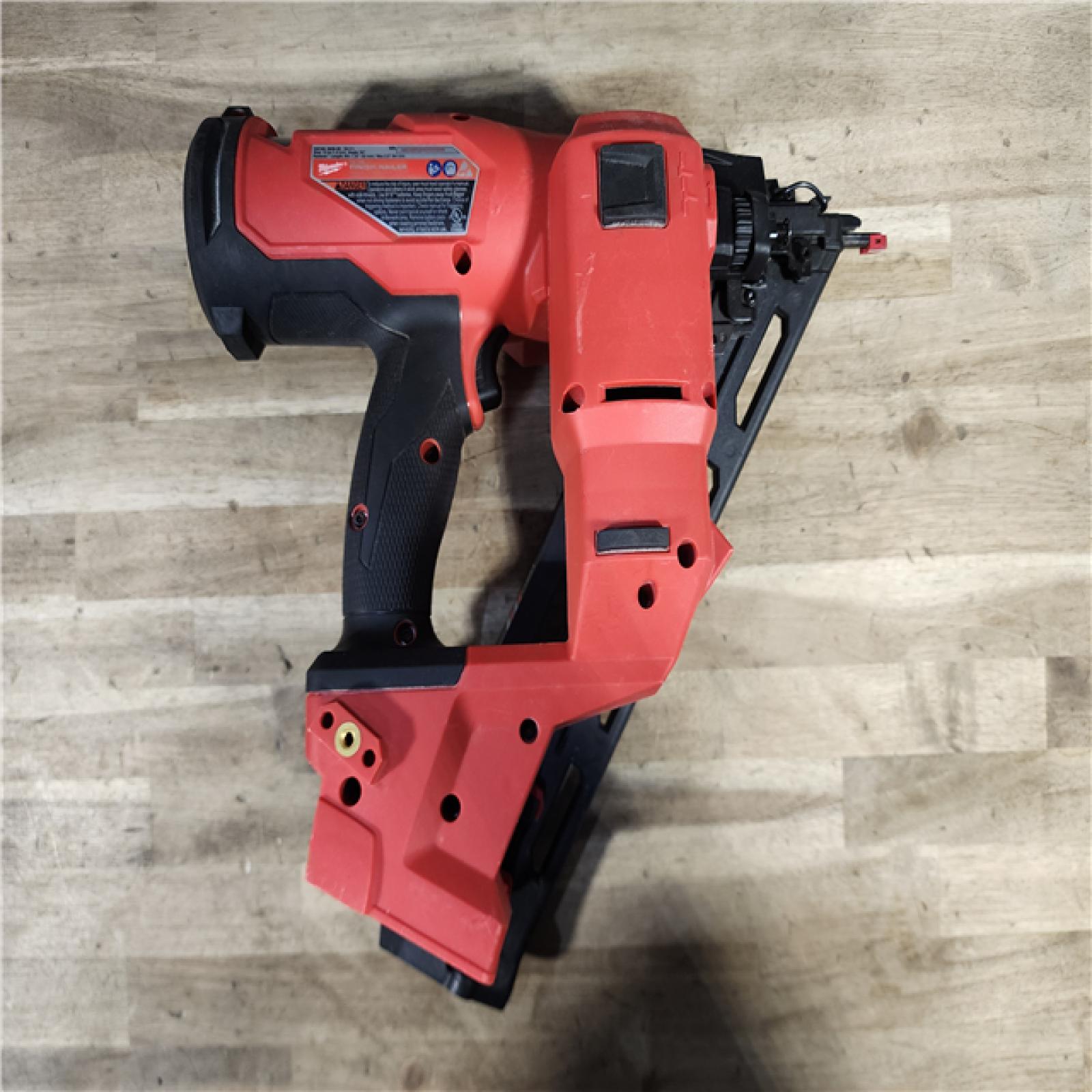 HOUSTON LOCATION - AS-IS Milwaukee 2839-20 M18 FUEL 15 Ga. 18 Volt Brushless Angled Finish Nailer (TOOL ONLY)