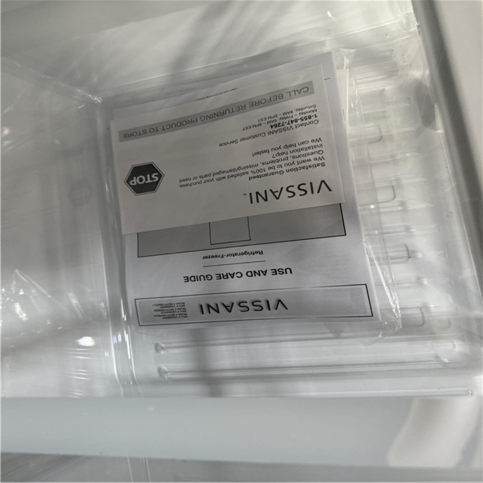 CALIFORNIA AS-IS VISSANI 10.1 CU. FT. REFRIGERATOR STAINLESS FINISH: Appears in Excellent condition