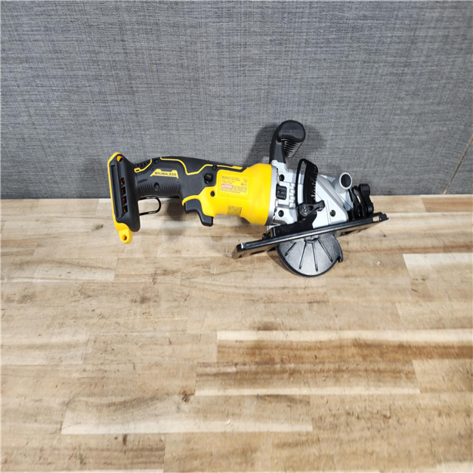 HOUSTON LOCATION - AS - IS DEWALT ATOMIC 20V MAX Cordless Brushless 4-1/2 in. Circular Saw (Tool Only)