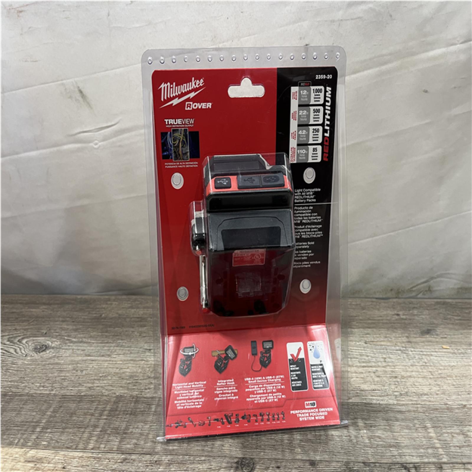 NEW - Milwaukee 18-Volt Lithium-Ion Cordless 1000 Lumens ROVER Compact Folding Flood Light with USB Charging (Tool-Only)