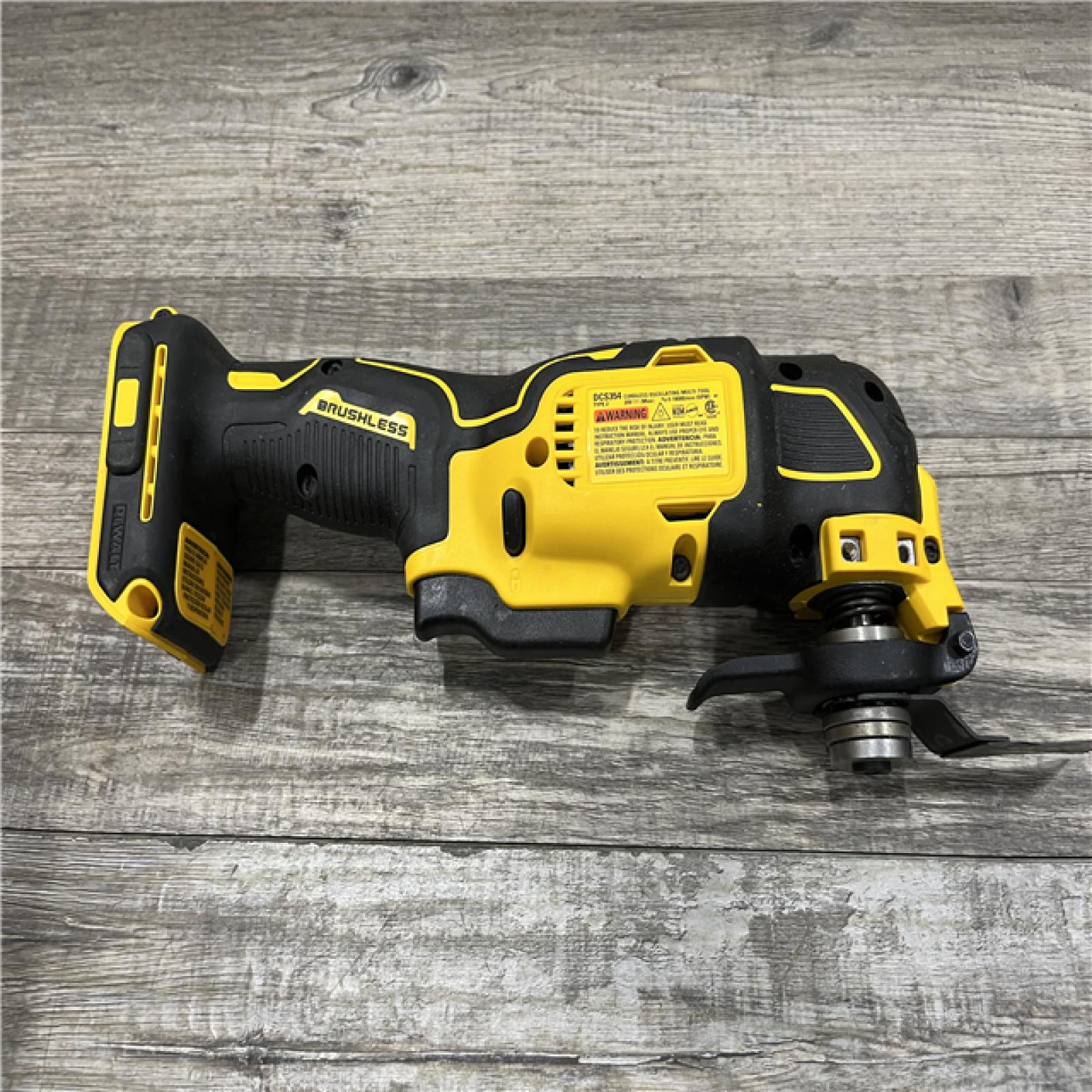 AS-IS DEWALT ATOMIC 20V MAX Cordless Brushless Oscillating Multi Tool Kit