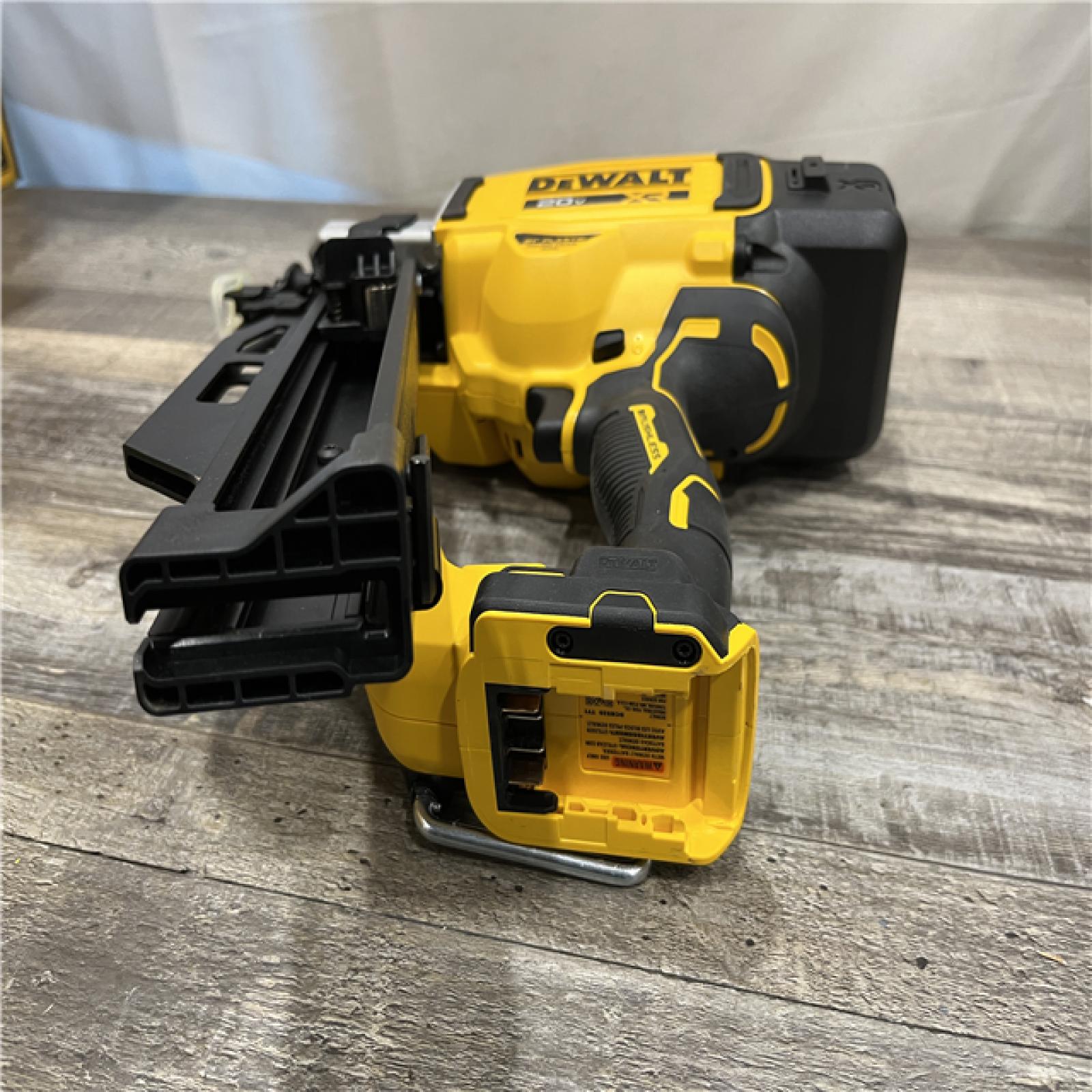 AS-IS DEWALT 20-Volt 21° Cordless Framing Nailer (Tool-Only)