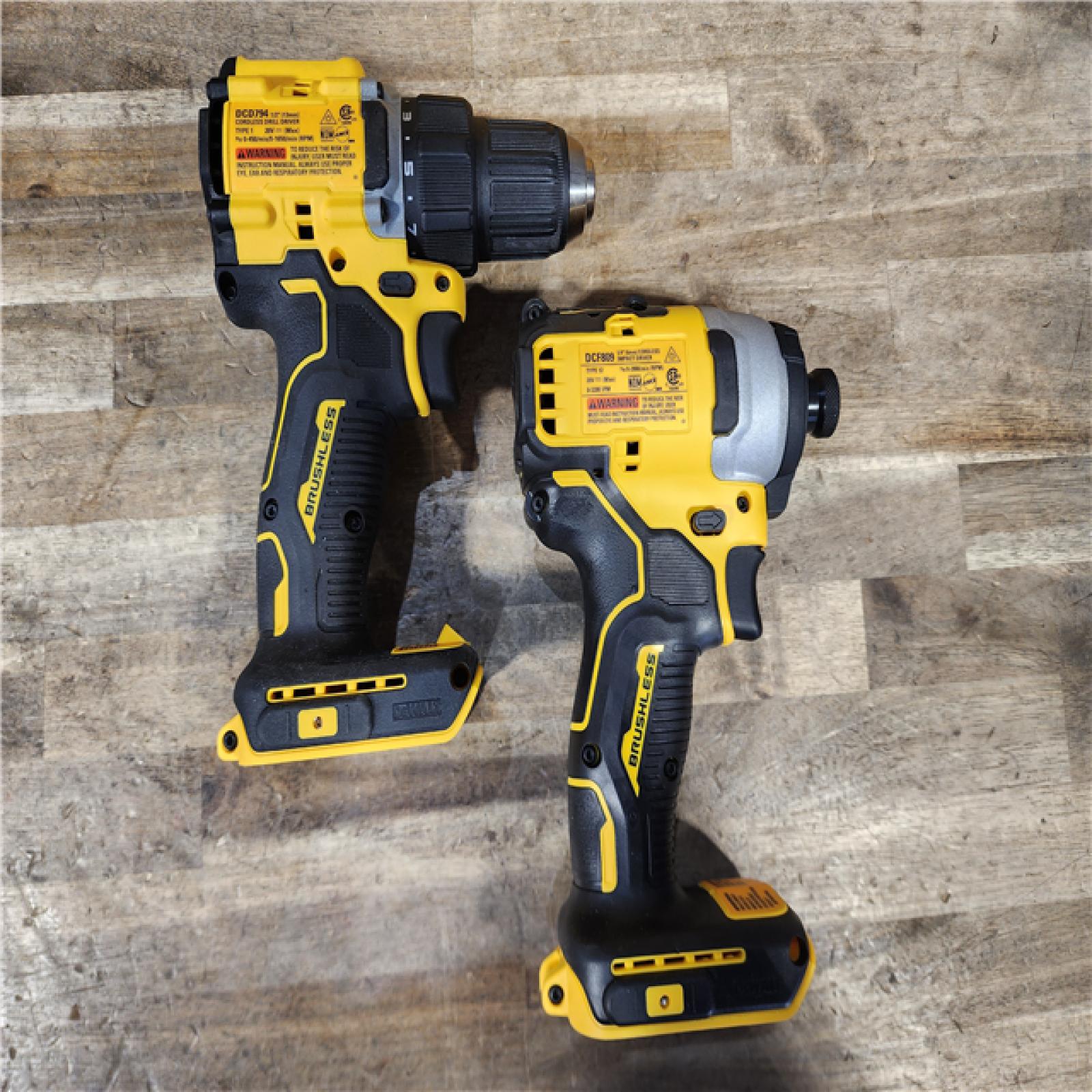 HOUSTON LOCATION - AS-IS Dewalt DCK225D2 20V MAX ATOMIC Brushless Compact Lithium-Ion 1/2 in. Cordless Drill Driver and 1/4 in. Impact Driver Combo Kit with 2 Batteries 2 Ah