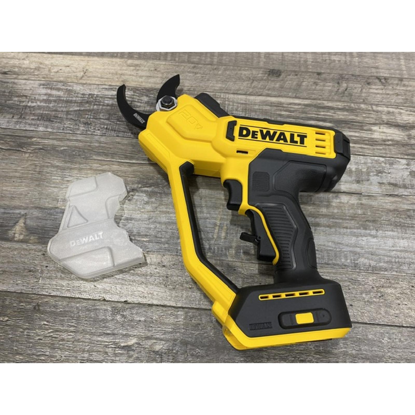 AS-IS DEWALT 20V MAX Cordless Battery Powered Pruner Kit