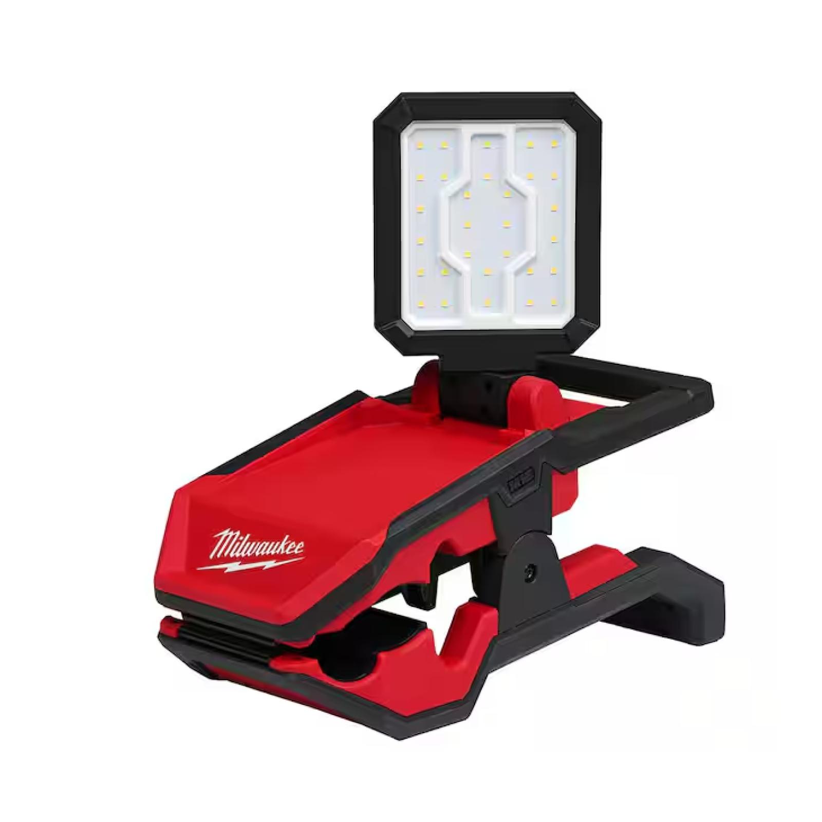 DALLAS LOCATION- NEW! Milwaukee M18 18-Volt 2000 Lumens Lithium-Ion Cordless Rover LED Clamping Flood Light (Tool Only)