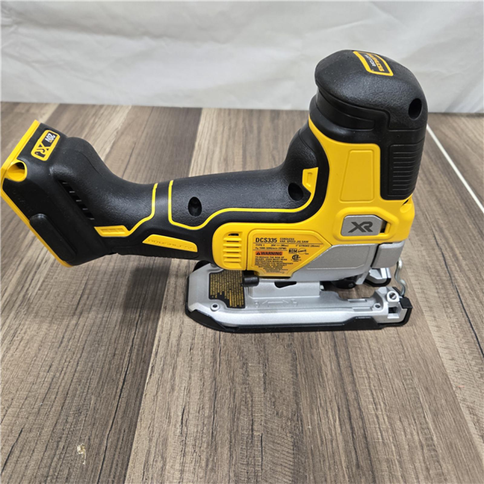 GOOD DEWALT 20V MAX XR Cordless Barrel Grip Jigsaw (Tool Only)