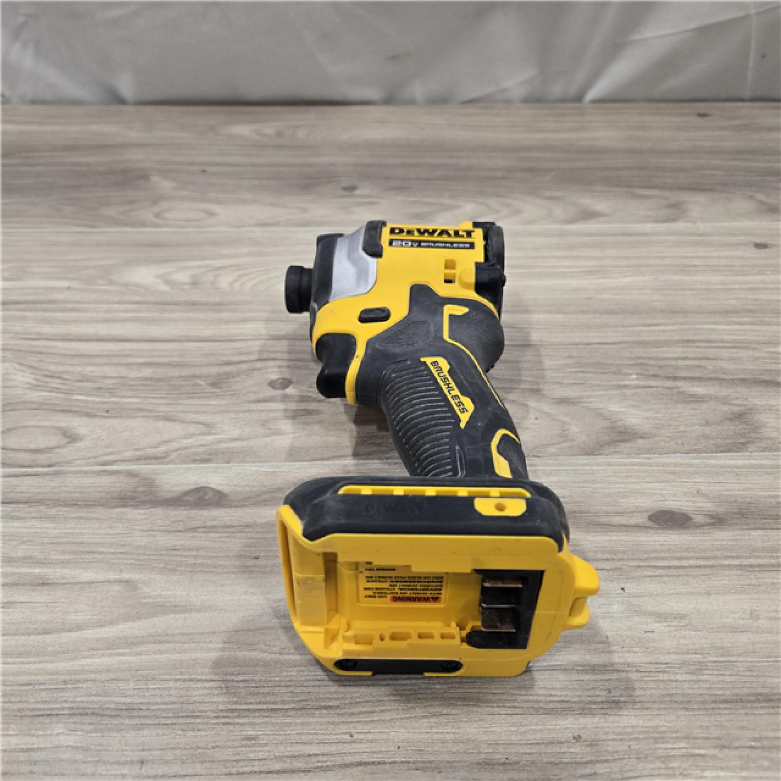 AS-IS DeWalt 20V MAX ATOMIC 1/4 in. Cordless 3-Speed Impact Driver Kit