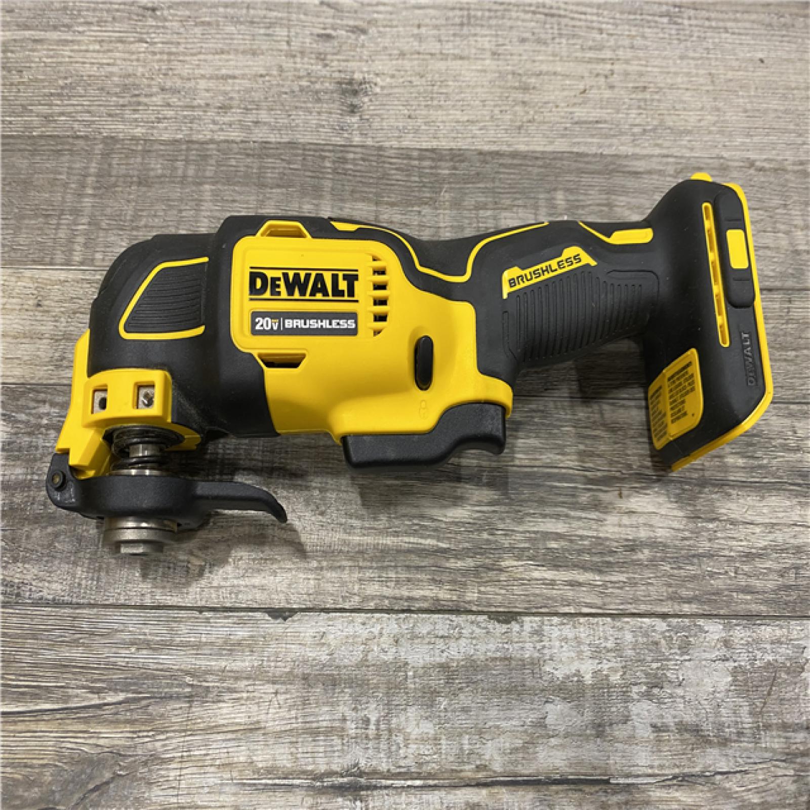 AS-IS DEWALT ATOMIC 20V MAX Cordless Brushless Oscillating Multi Tool Kit