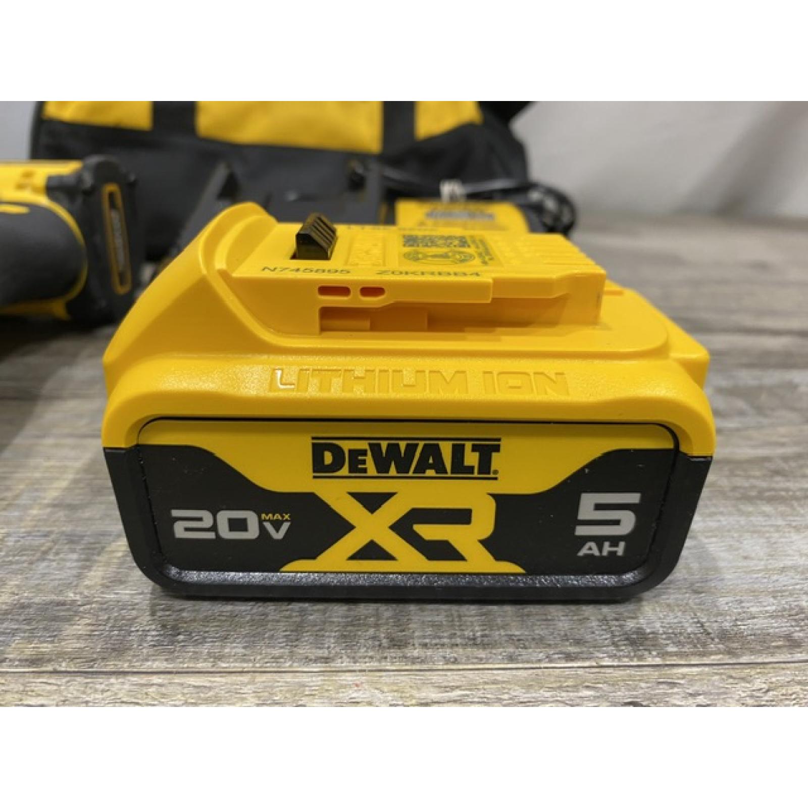 AS-IS DEWALT ATOMIC 20V MAX Lithium-Ion Cordless 1/4 in. Brushless Impact Driver Kit